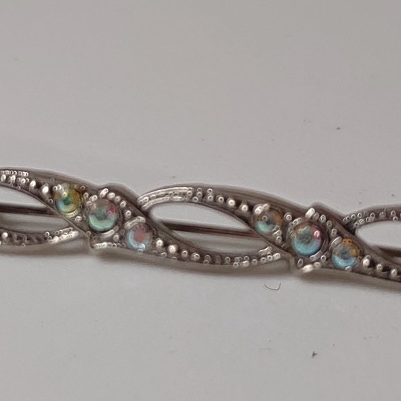 Pretty 2 Inch Silver Tone Brooch - Picture 4 of 10